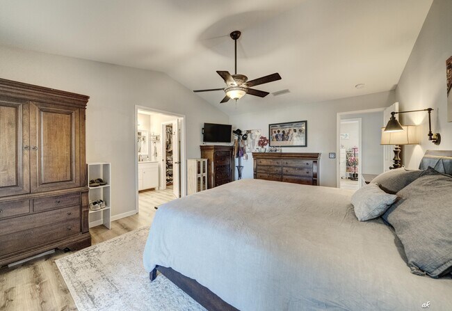 Building Photo - 707 Plantation Cir