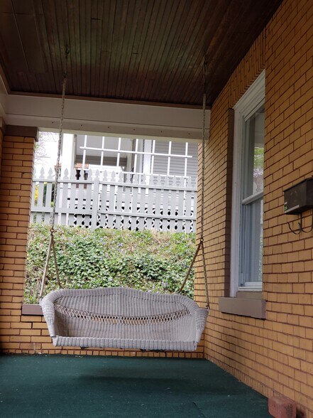 Front Porch - 557 4th St