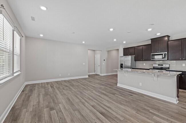 Building Photo - 138 Willow Grove Ln