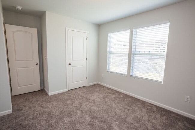 Building Photo - Available Early August - Gorgeous 3 BED 2.5 BA pet-friendly home in RTP with FENCED-IN BACKYARD!