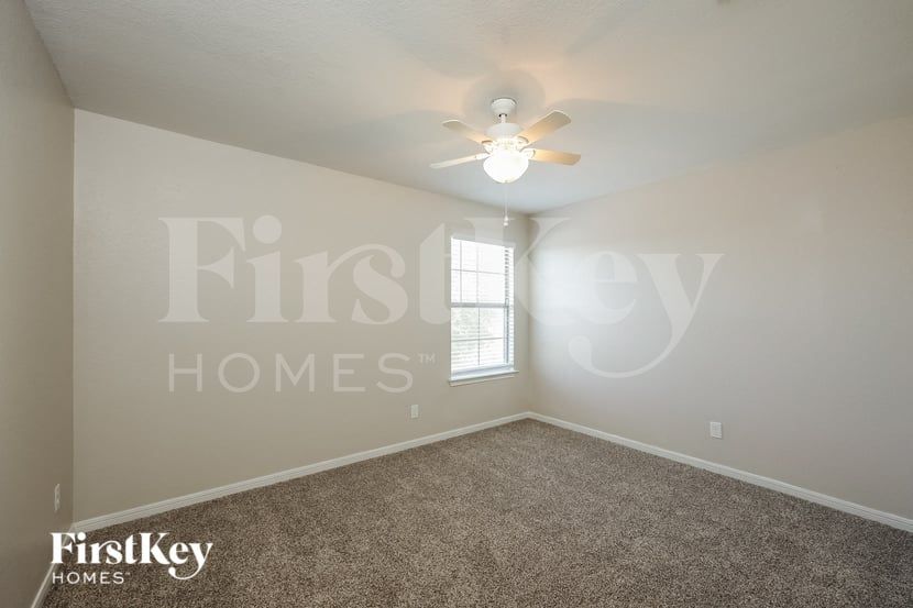 Building Photo - 10711 Ranchland Fox
