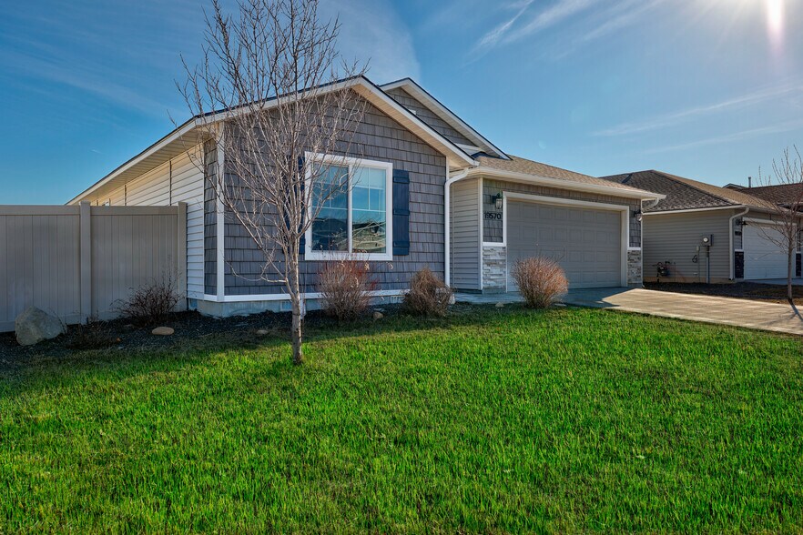 Building Photo - 19570 Nanticoke Ave