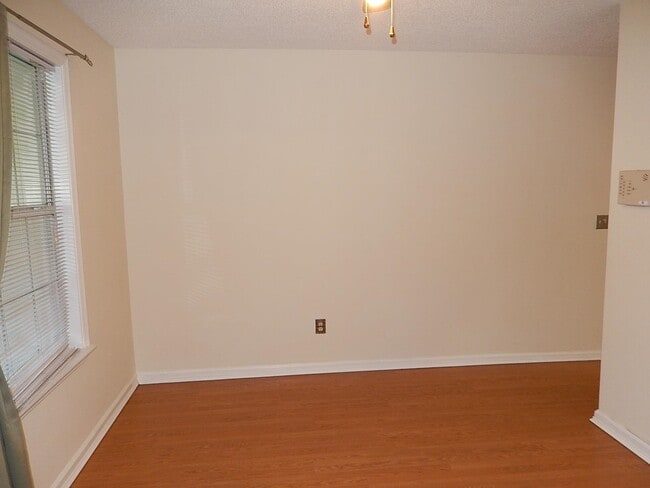 Building Photo - 3195 Huttersfield Cir