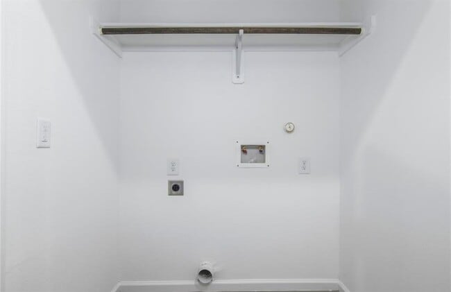 Building Photo - 420 Owens St