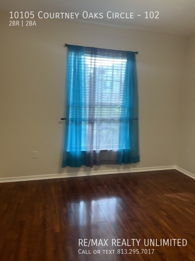 Building Photo - 10105 Courtney Oaks Cir