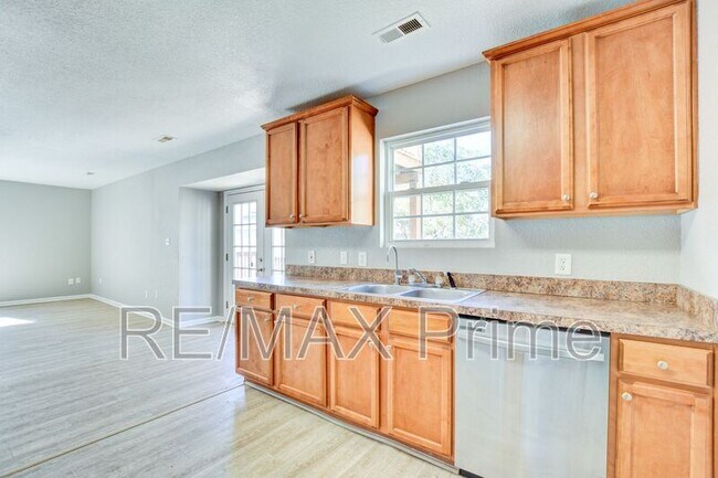 Building Photo - 2513 Masi St