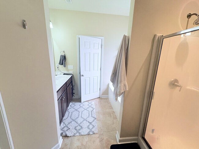 Building Photo - 174 Moonstone Ct