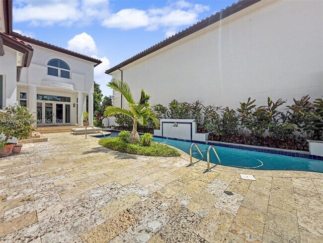 Building Photo - 13689 Deering Bay Dr