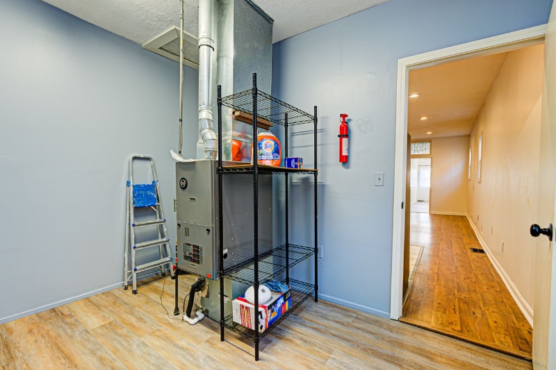 Building Photo - 313 E Spring St