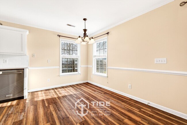 Building Photo - Modern Comfort in North Charleston