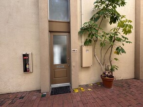 Building Photo - 2 Bedroom 1st Level Condo - SDSU AREA