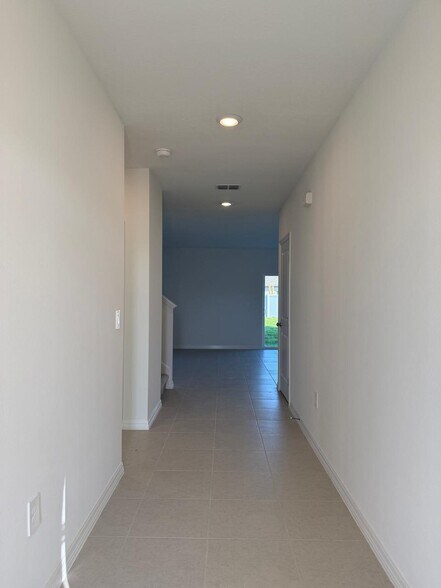 Building Photo - 2049 Albatross Nest Dr