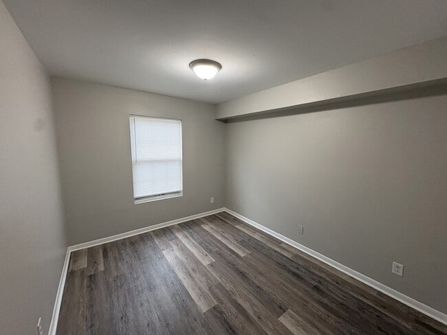 Building Photo - 614 Hardison St