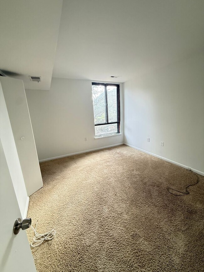 Building Photo - 6711 Park Heights Ave