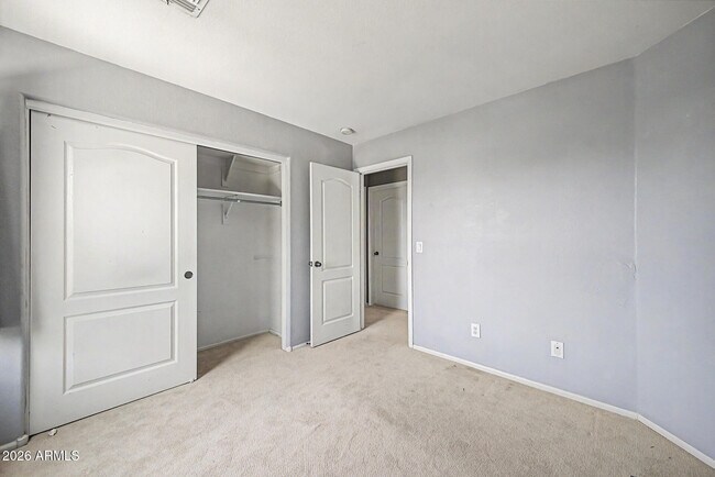 Building Photo - 4809 W Valencia Dr