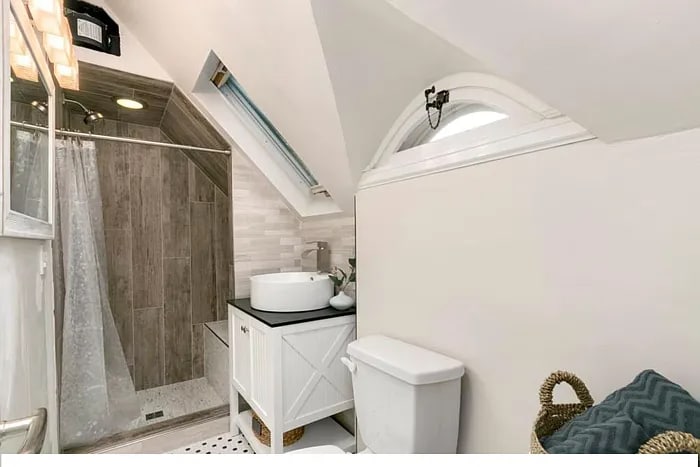 Building Photo - 917 W Magnolia St