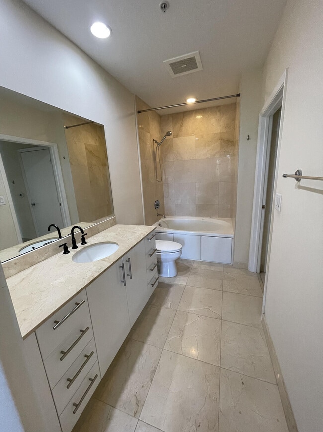 Building Photo - 550 Okeechobee Blvd