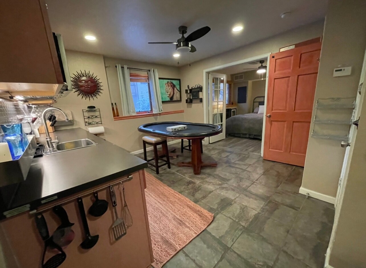 Building Photo - 1887 Hunters Dr