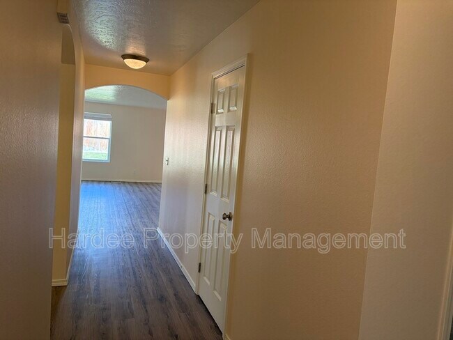 Building Photo - 677 N Kayden Way