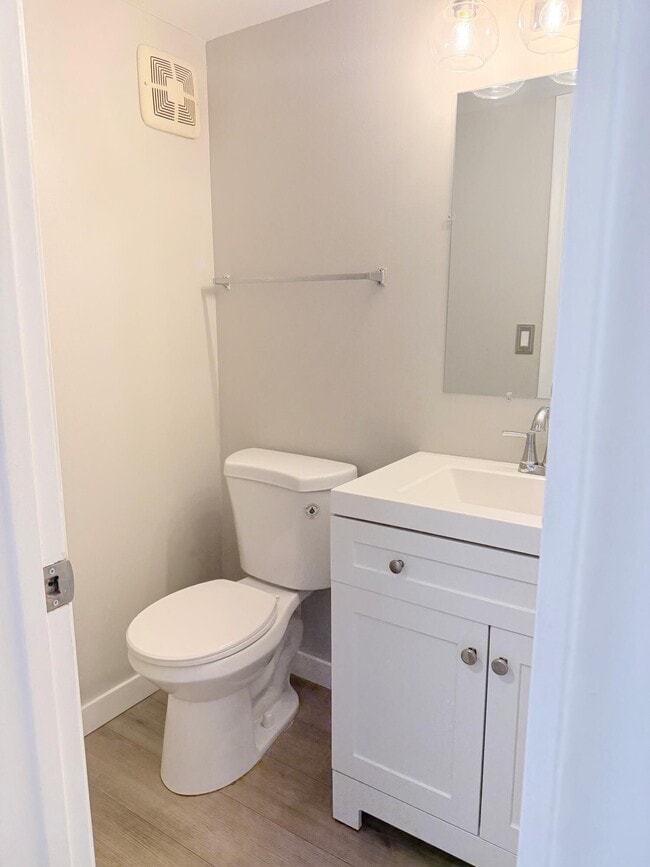 Building Photo - 328 Andover M