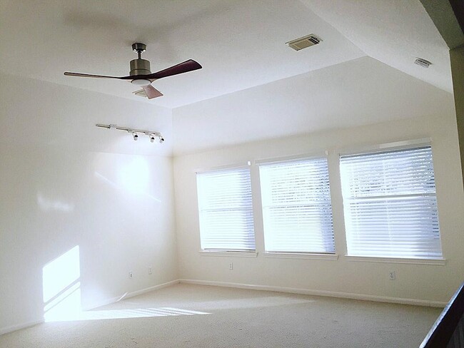 Building Photo - 17503 Sunny Trail Ln