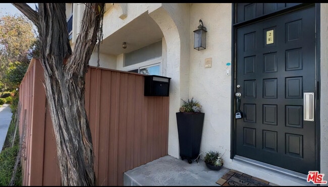 Building Photo - 11260 Overland Ave, Unit #2E