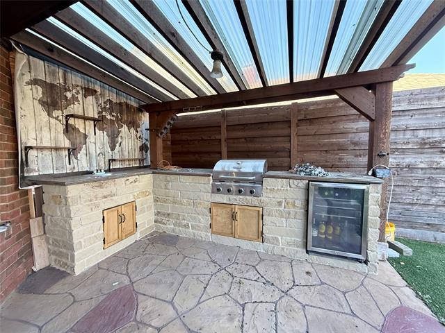 Building Photo - 2324 Heatherdale Dr