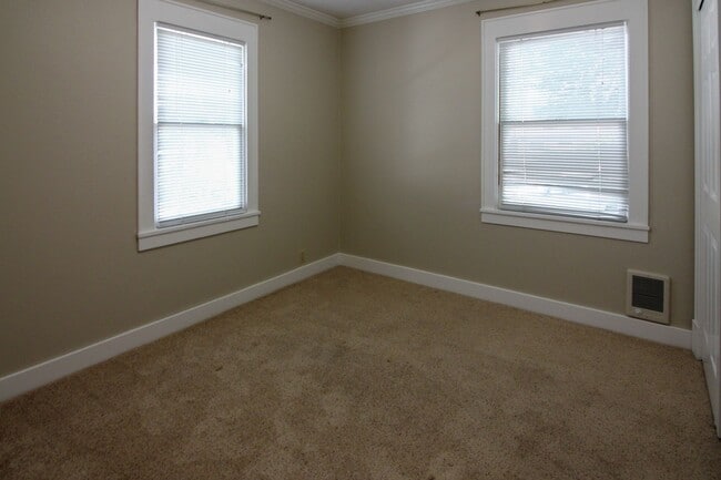 Building Photo - 2161 Winter St SE