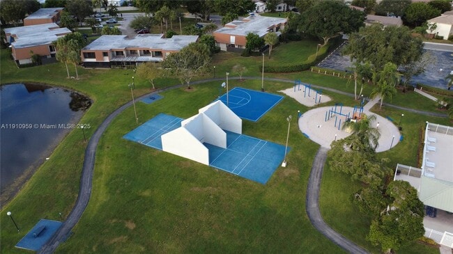 Building Photo - 11175 SW 17th Manor