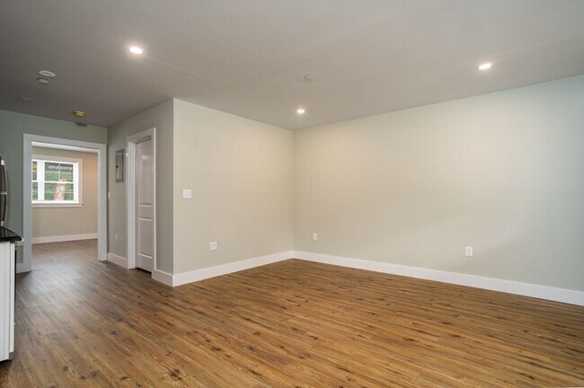 Building Photo - Woodside Village