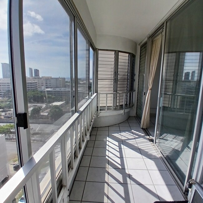 Building Photo - 410 Magellan Ave