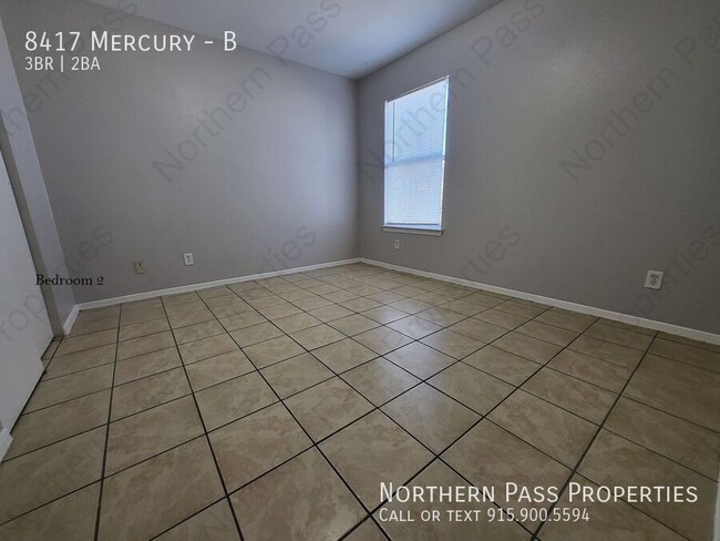 Building Photo - Hidden Gem - 3 Bedroom Duplex Near Sunrise...