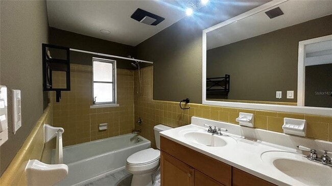 Building Photo - 1606 NW 22nd St