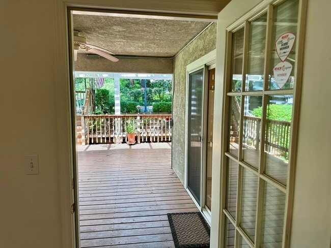 Building Photo - Adorable 3 Bedroom 2 Bathroom Home Just Minutes to Downtown Grass Valley