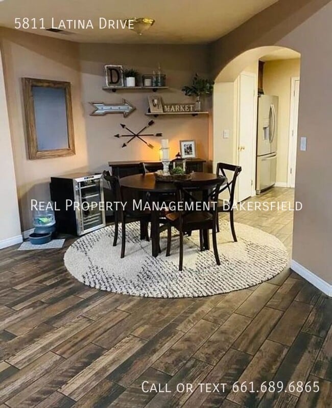 Building Photo - 5811 Latina Dr