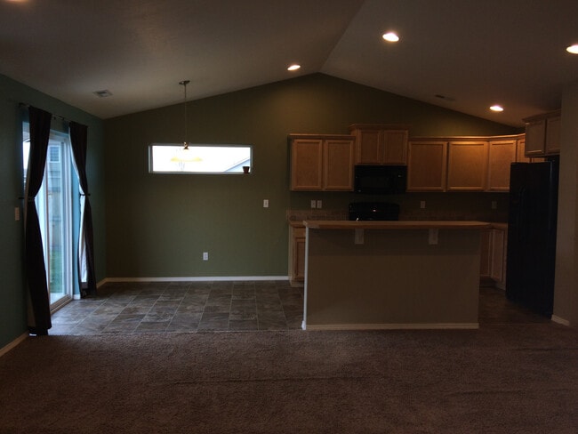 Building Photo - Cute 3 bedroom, 2 bathroom!!