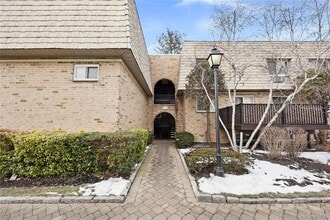 Building Photo - 330 S Central Ave