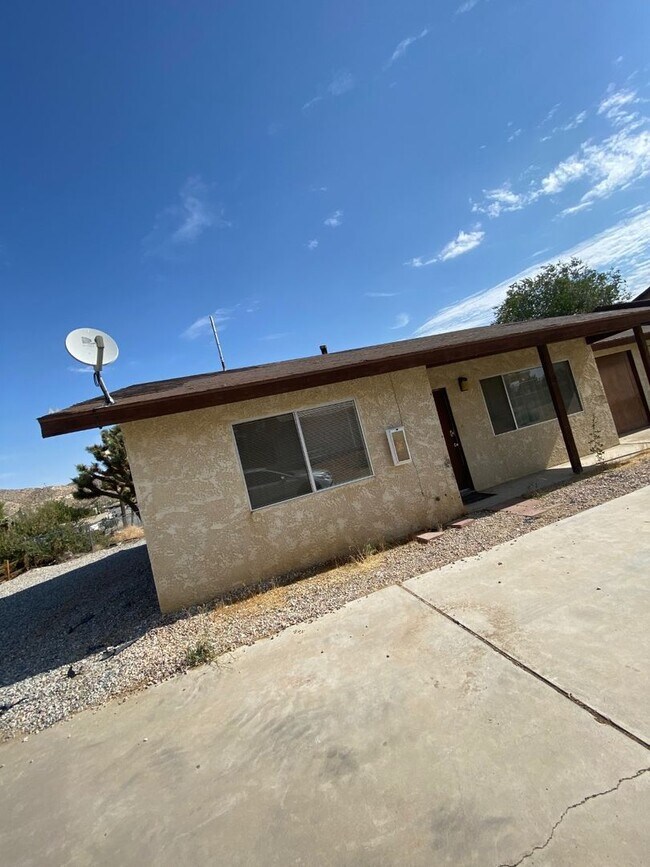 Building Photo - 7455 Fox Trl