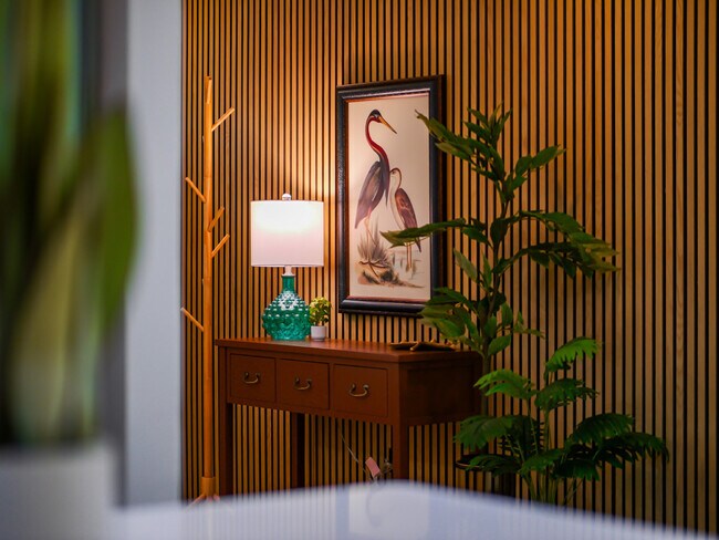 Building Photo - 5012 Hollyview Dr