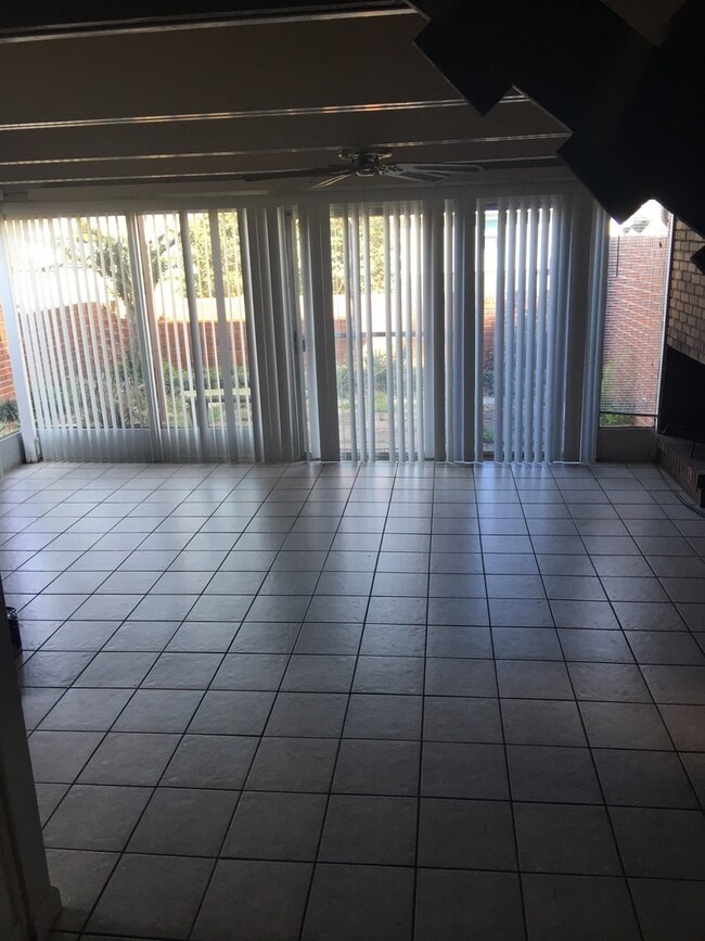 Building Photo - 3/2.5 Close to TMH and Governor Square