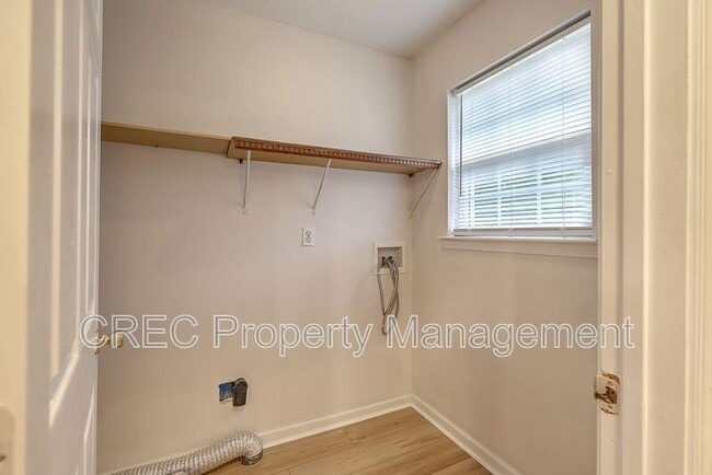 Building Photo - 1474 Brownswood Rd