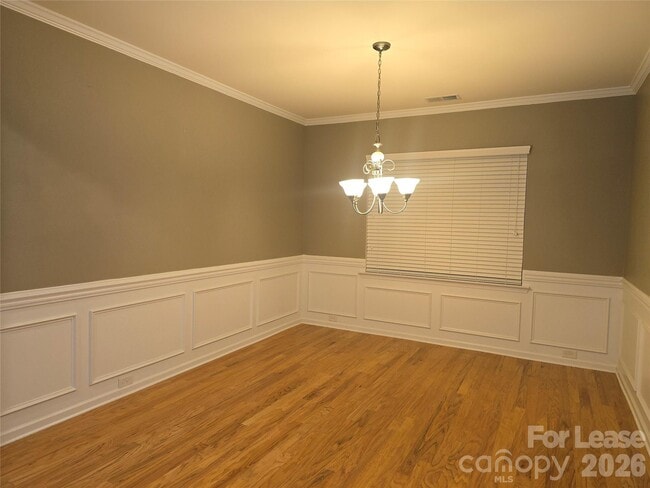 Building Photo - 5021 Kinross Ln
