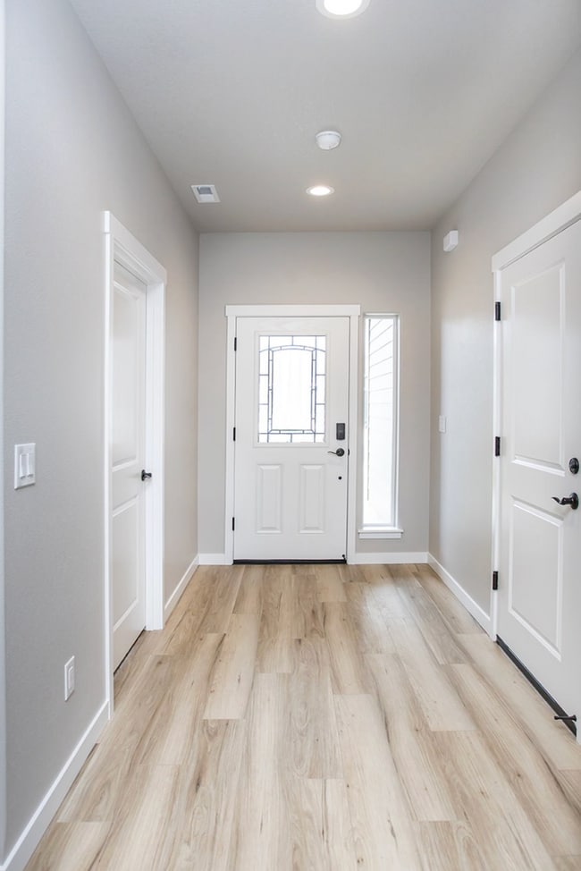 Building Photo - BRAND NEW- One Story- 1/2 off First Month's Rent!