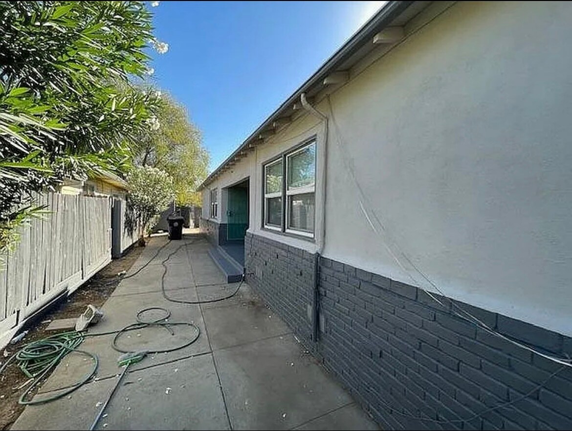 Building Photo - 3731 46th St
