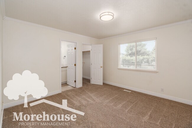 Building Photo - 7409 E Nottingham Ln