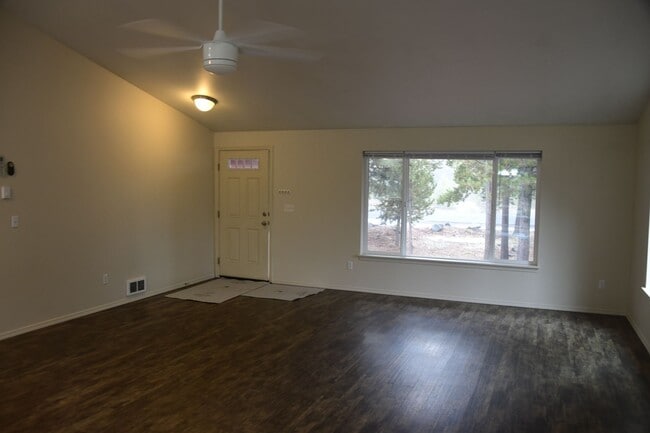 Building Photo - 51325 Mitts Way