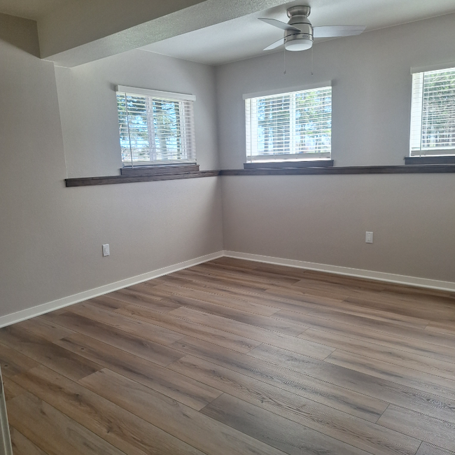 Building Photo - 34509 Hartwell Pl