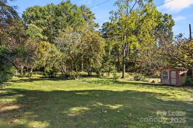 Building Photo - 2917 Forest Park Dr