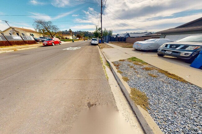 Building Photo - 910 S Lincoln Ave