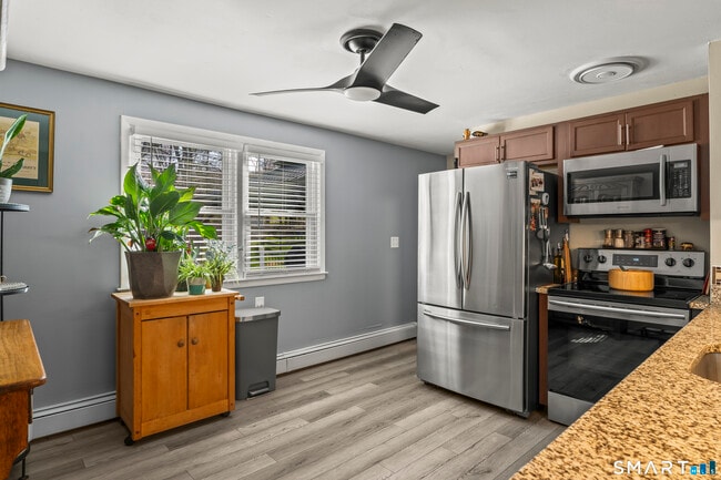 Building Photo - 77 Basswood Dr